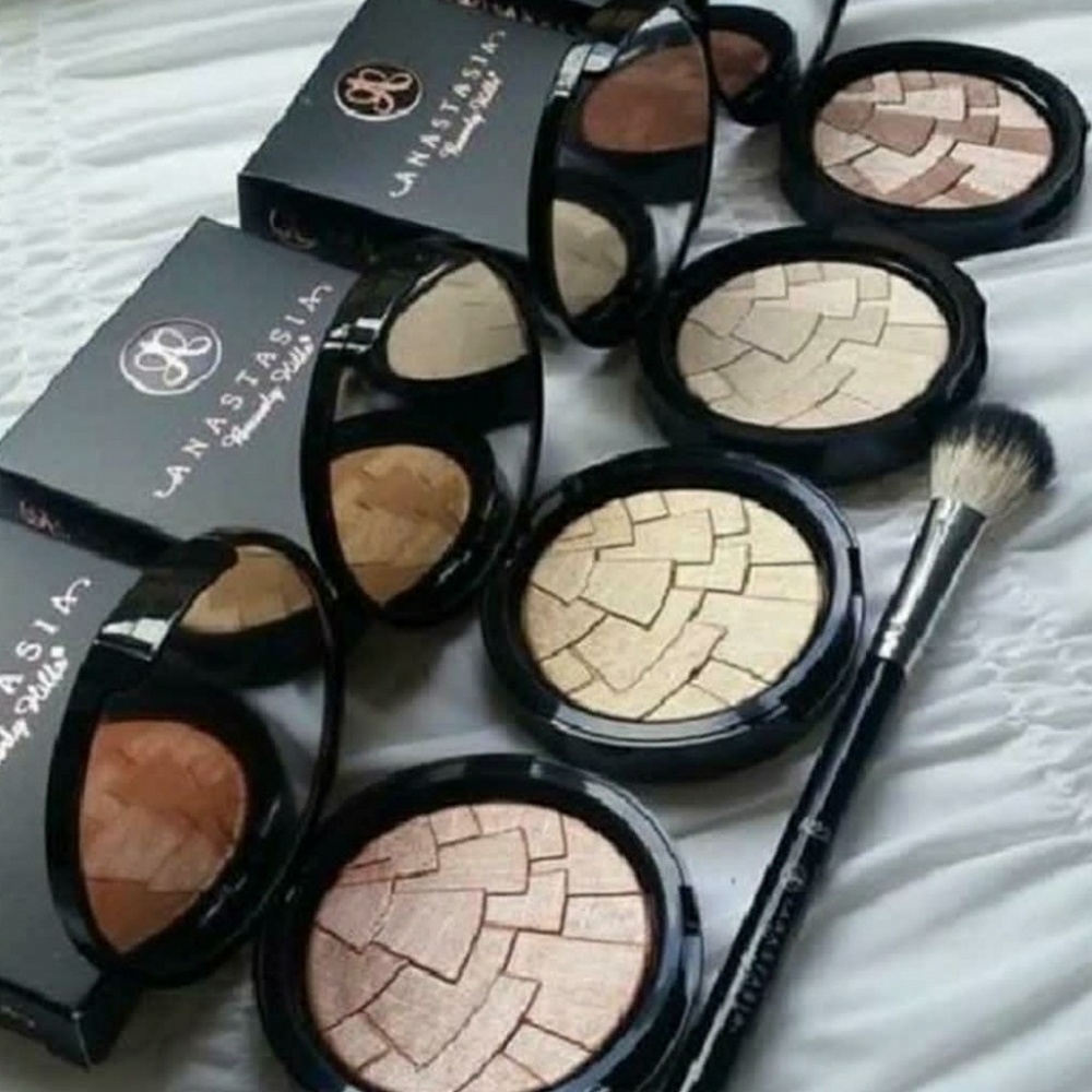Anastasia illuminators